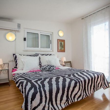 Apartments Lux Макарска Экстерьер фото