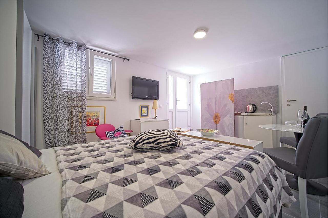 Apartments Lux Макарска Экстерьер фото