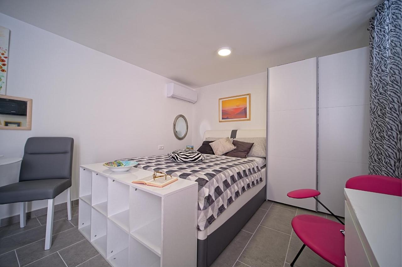 Apartments Lux Макарска Экстерьер фото