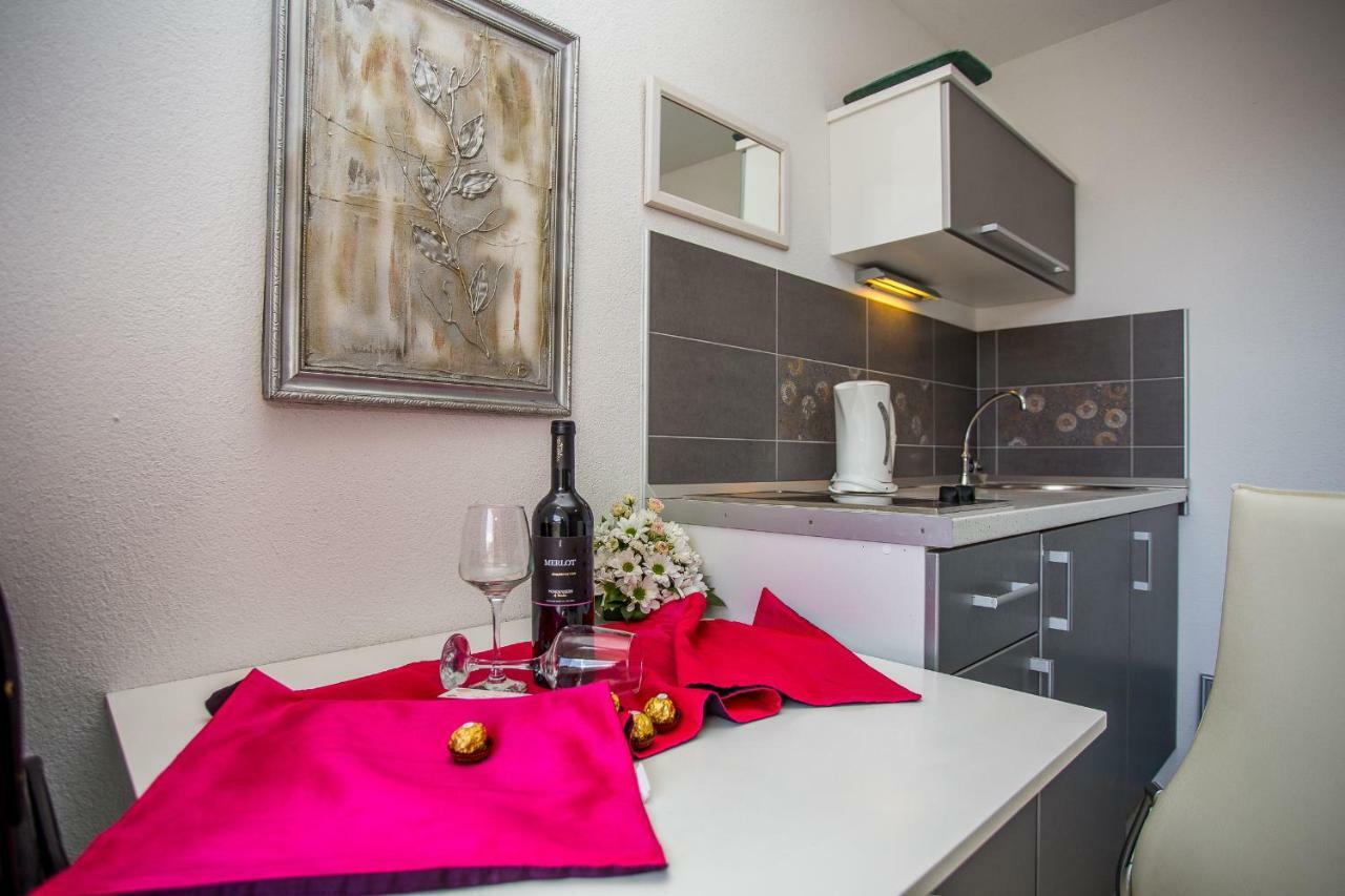 Apartments Lux Макарска Экстерьер фото