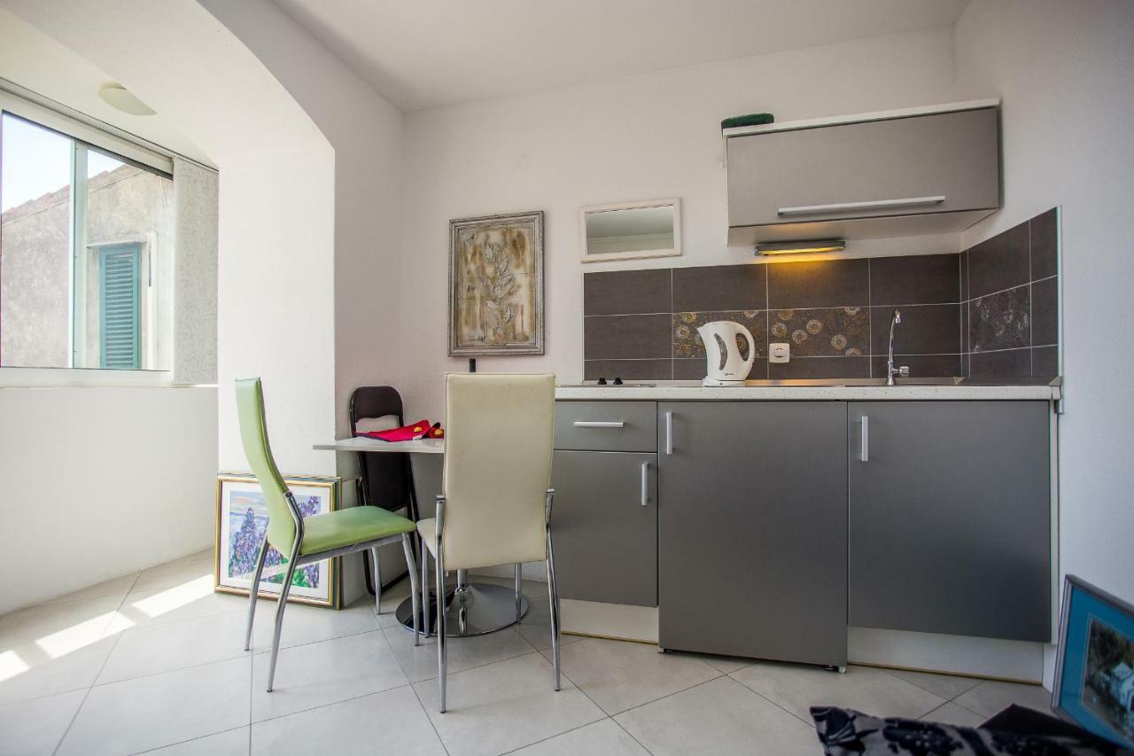 Apartments Lux Макарска Экстерьер фото