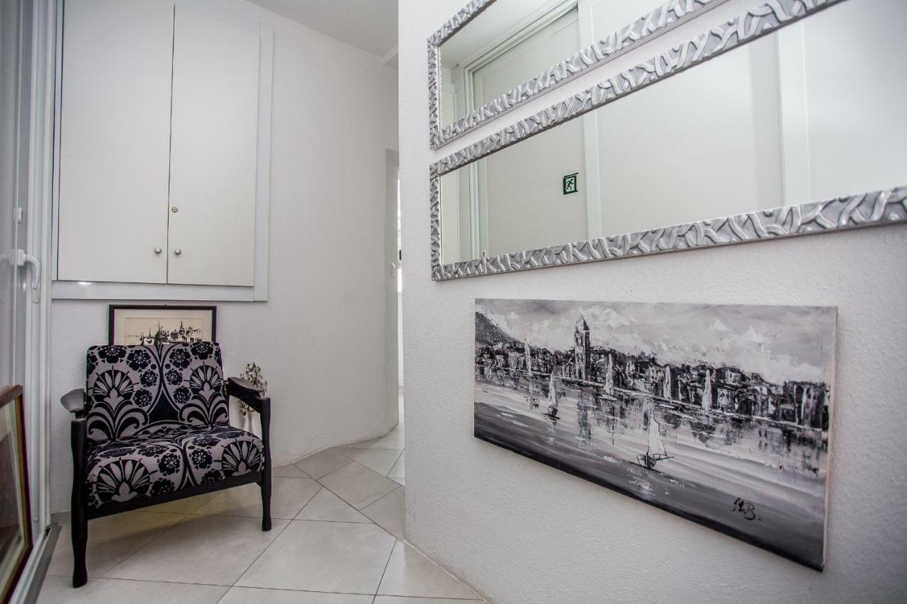 Apartments Lux Макарска Экстерьер фото